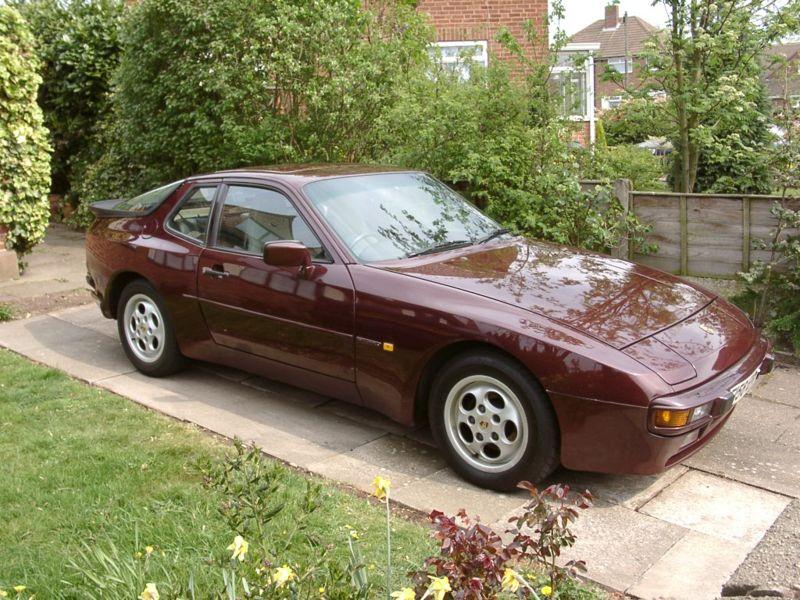 Porsche 944